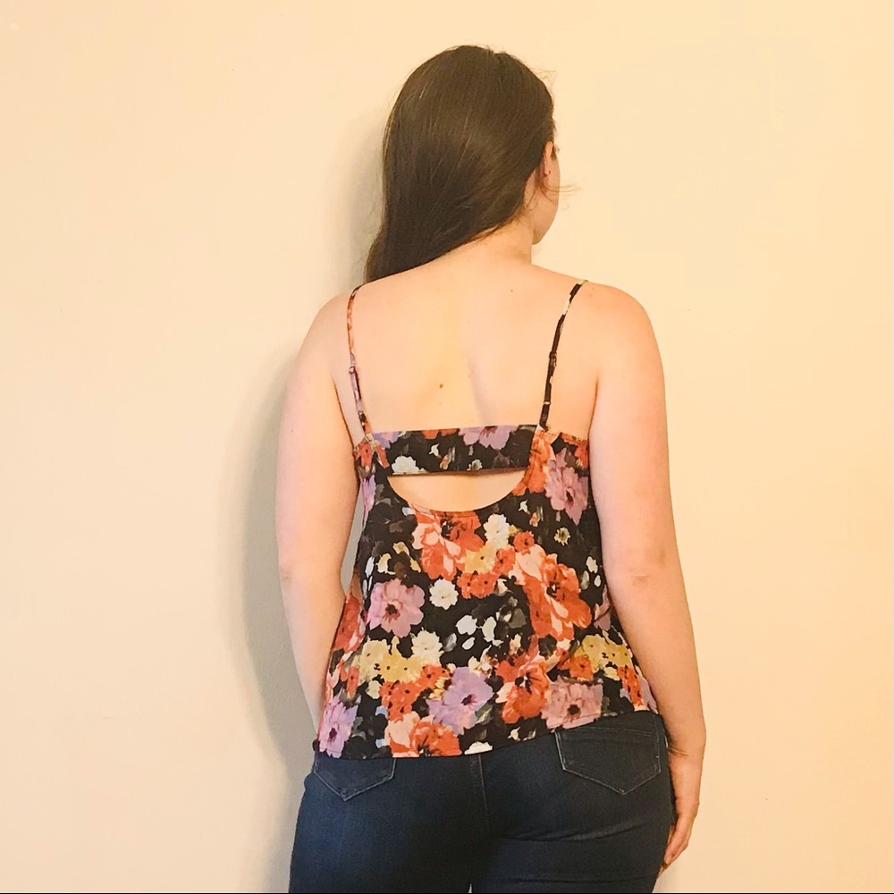 Floral Keyhole Tank - Picture 2 of 2